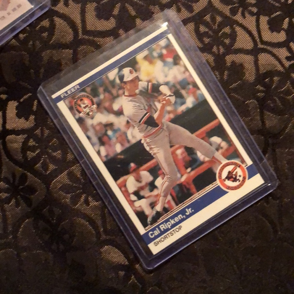 Cal Ripken jr . Cards - Picture 3 of 7